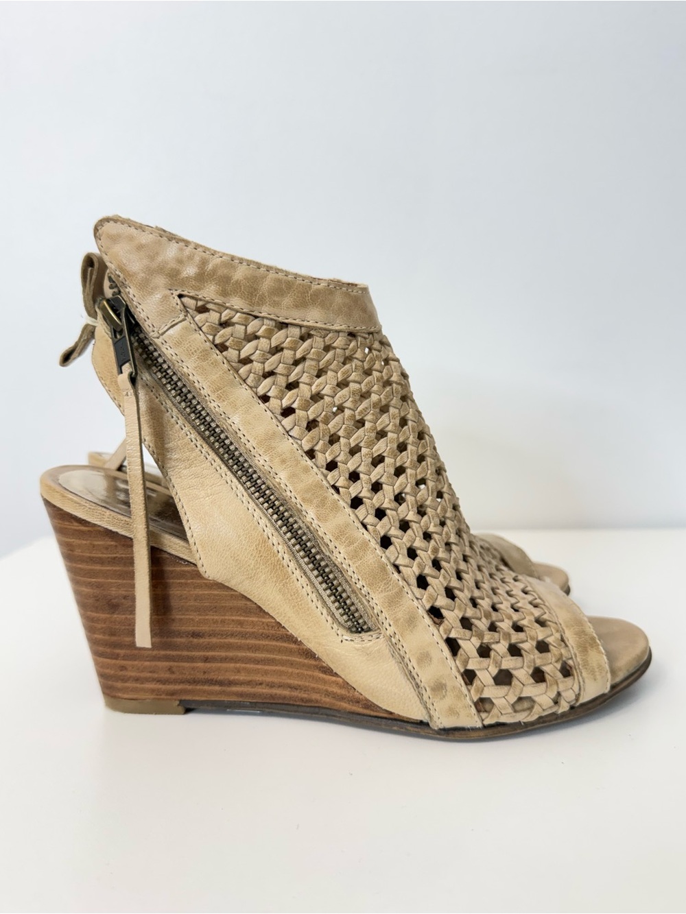 Diba True Tan Woven Leather Wedge Heel Sandal Peep Toe Women’s Size 7.5 Bohemian